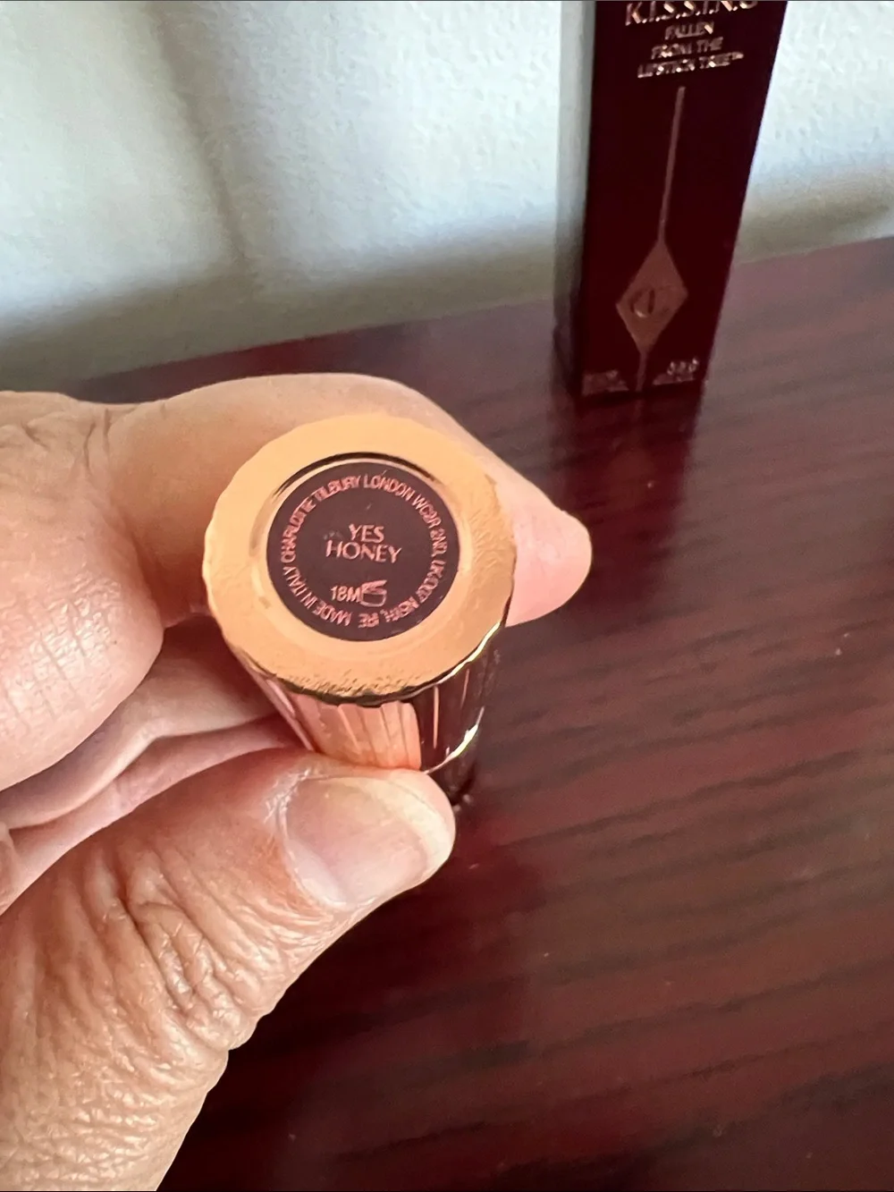 Charlotte Tilbury K.I.S.S.I.N.G. Lipstick - Yes Honey (Warm Nude / Beige)